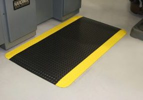 Black_and_Yellow_Industrial_Diamond_Tread_anti-fatigue-mat